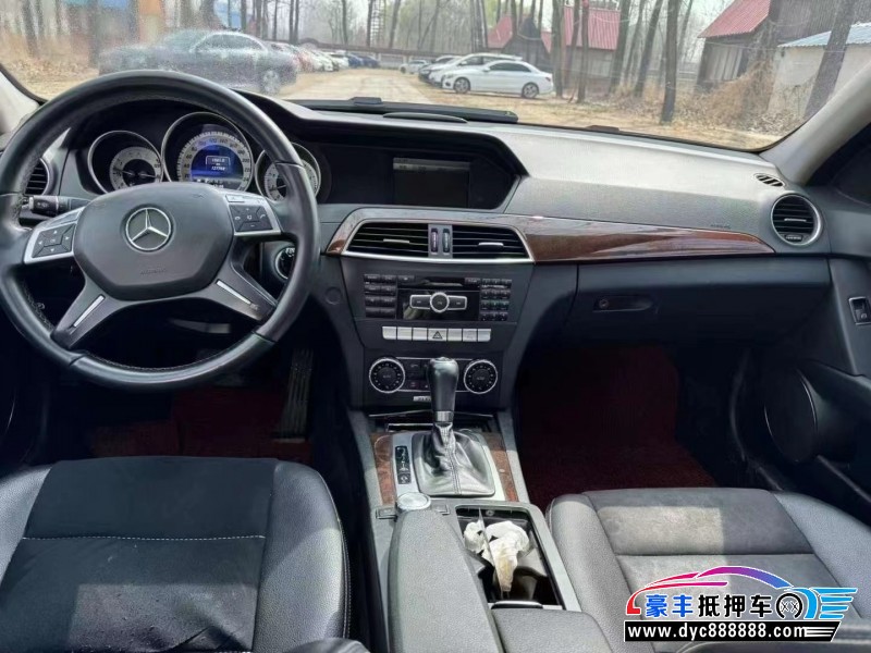 14年奔驰C轿车抵押车出售