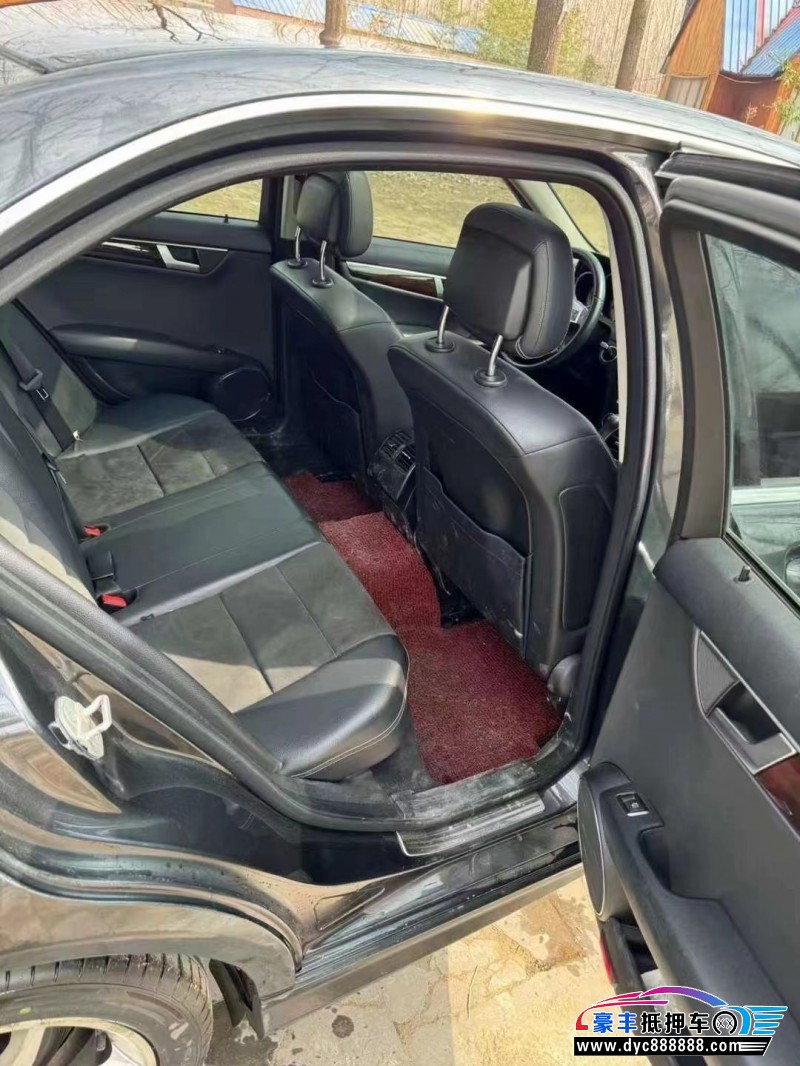 14年奔驰C轿车抵押车出售