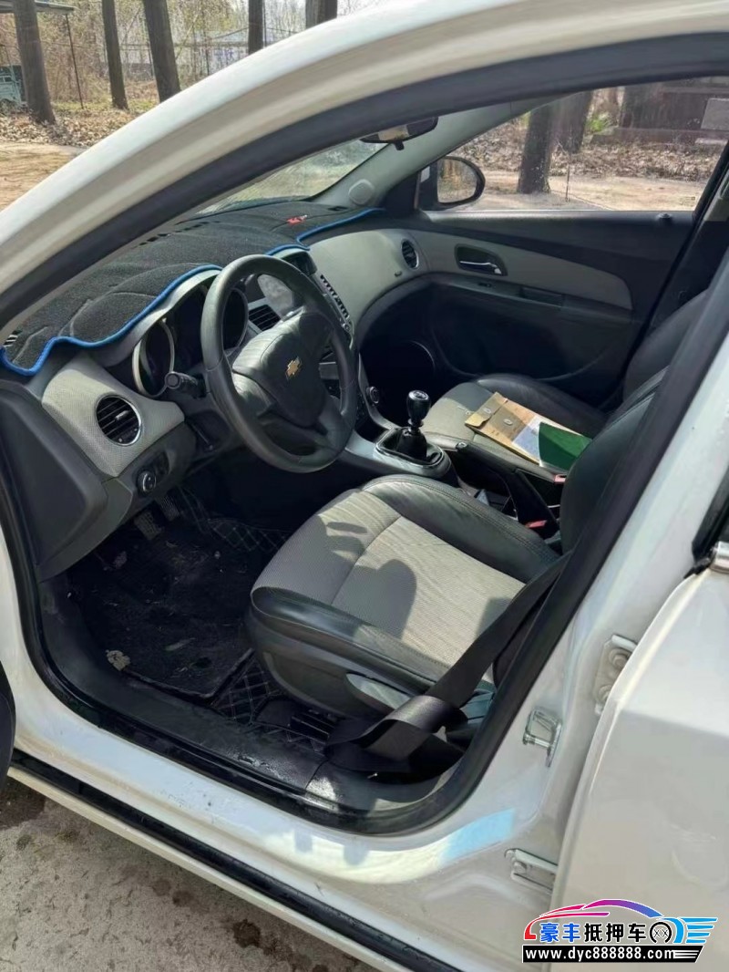 14年雪佛兰科鲁兹轿车抵押车出售