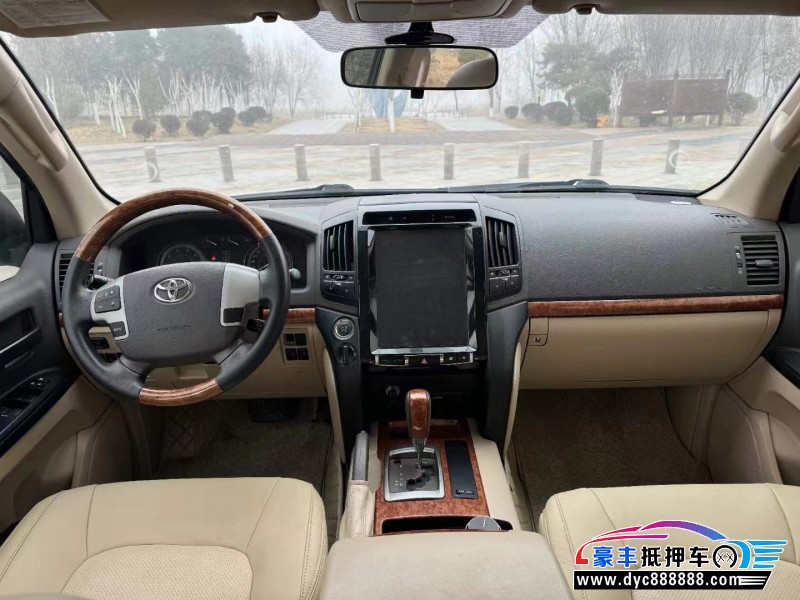 15年丰田兰德酷路泽（陆巡）轿车抵押车出售