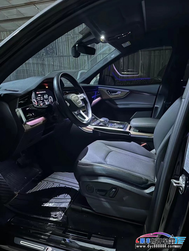 22年奥迪Q7轿车抵押车出售