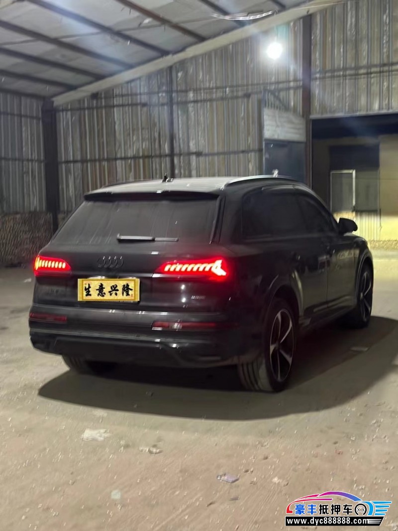 22年奥迪Q7轿车抵押车出售