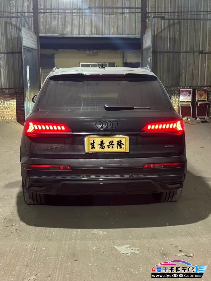 22年奥迪Q7轿车抵押车出售