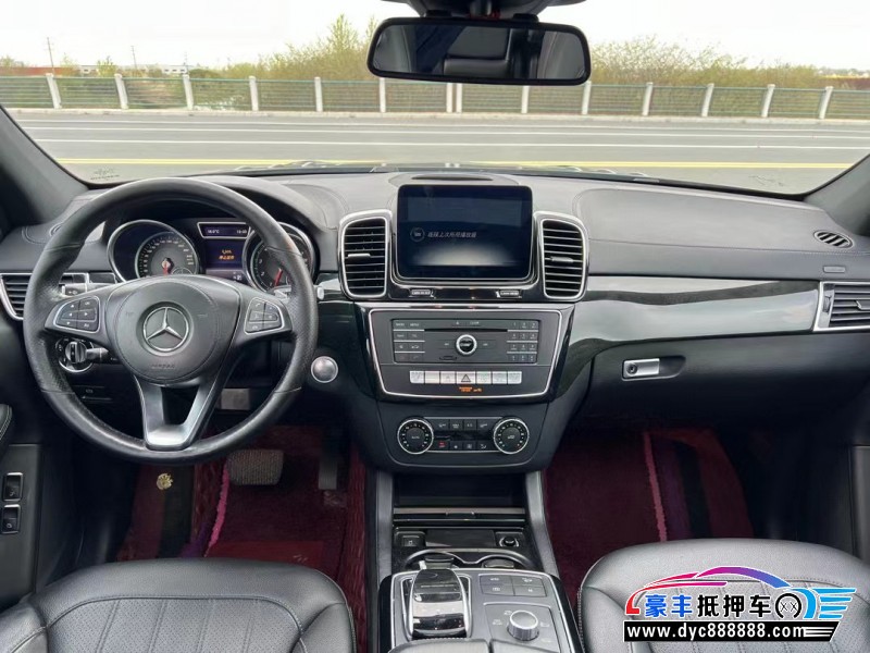 19年奔驰CLS级轿车抵押车出售