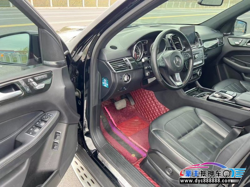 19年奔驰CLS级轿车抵押车出售