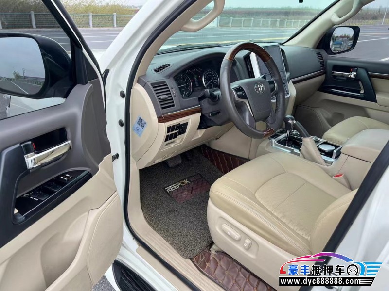 18年丰田兰德酷路泽（陆巡）轿车抵押车出售