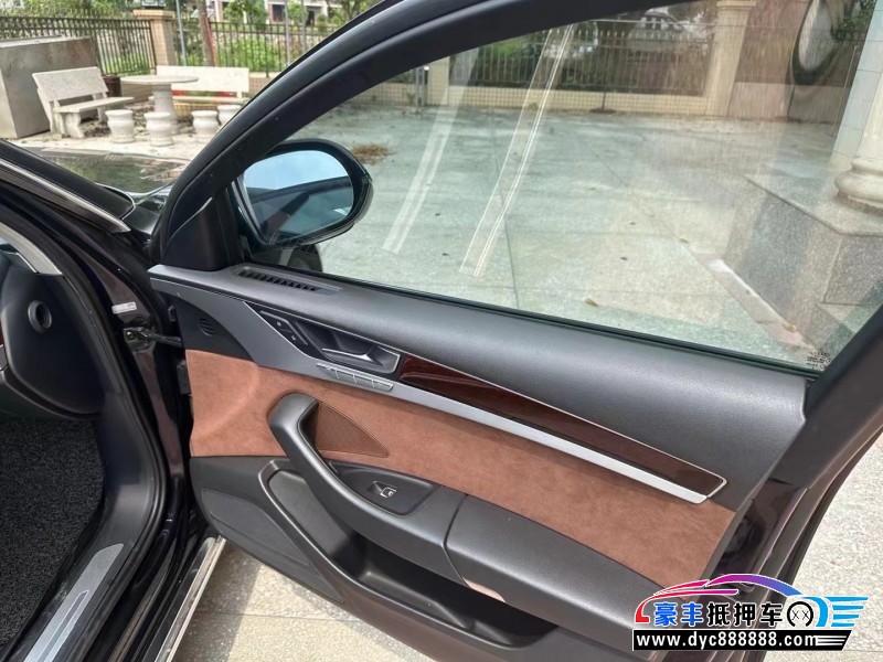 13年奥迪A8轿车抵押车出售