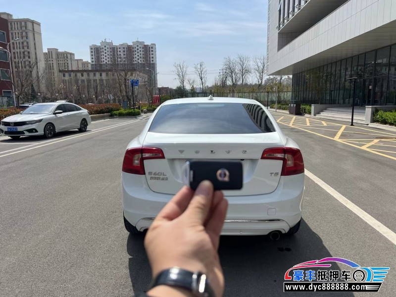 18年沃尔沃S60轿车抵押车出售