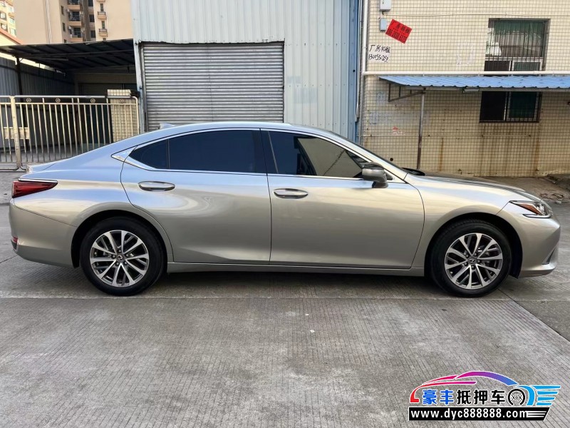 22年雷克萨斯ES轿车抵押车出售