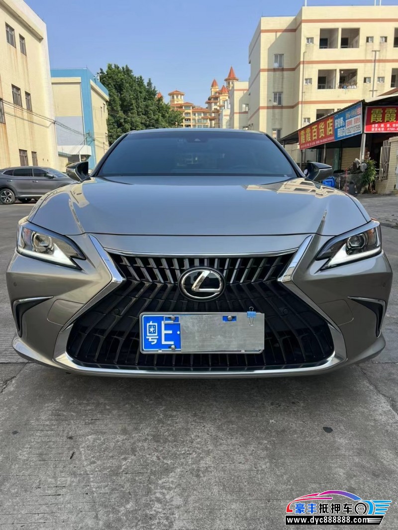 22年雷克萨斯ES轿车抵押车出售