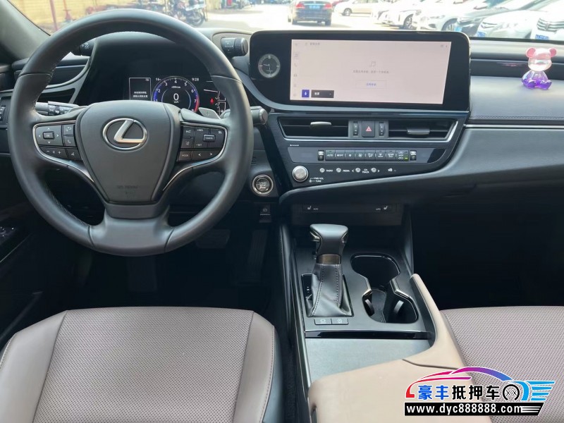 22年雷克萨斯ES轿车抵押车出售