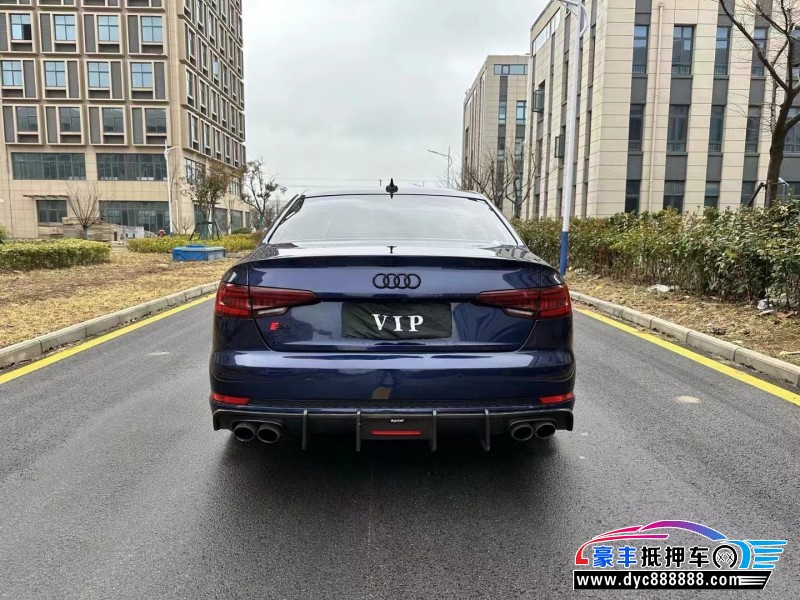 19年奥迪S4轿车抵押车出售