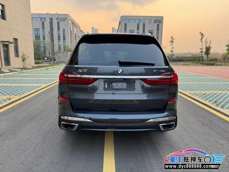20年宝马X7SUV抵押车出售