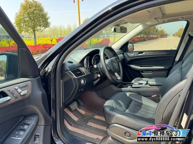 16年奔驰GLE轿车抵押车出售