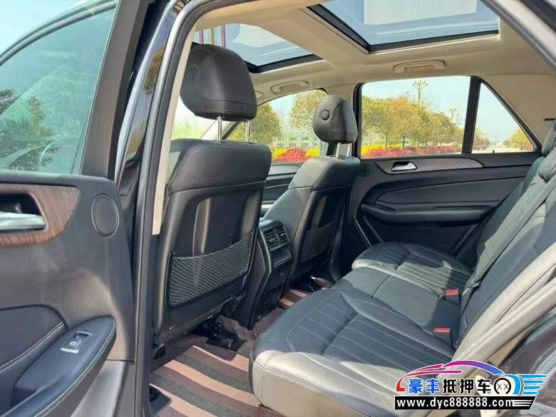 16年奔驰GLE轿车抵押车出售