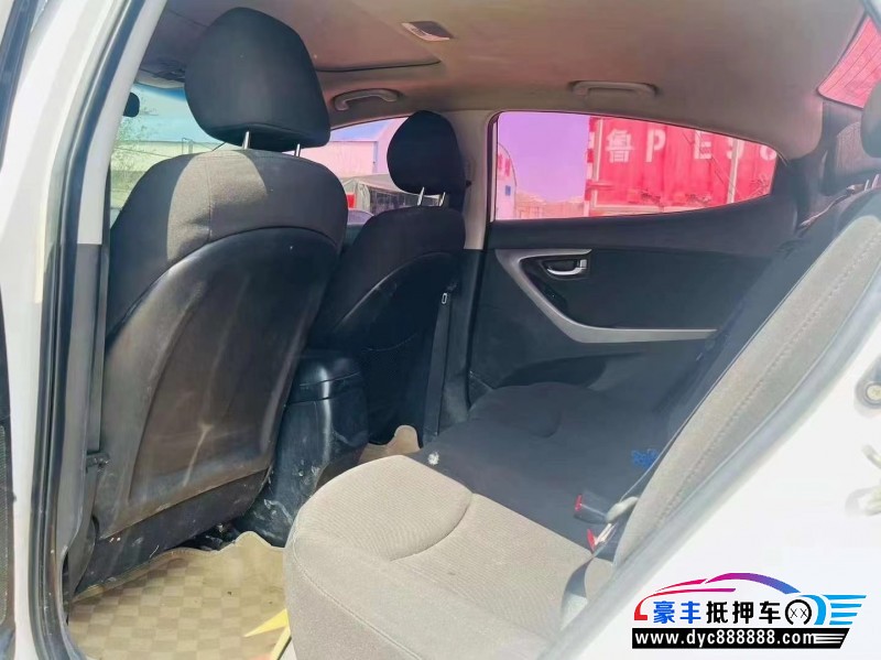 16年现代朗动轿车抵押车出售