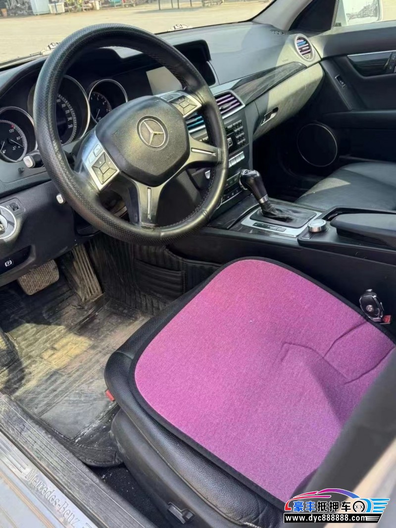 13年奔驰C轿车抵押车出售