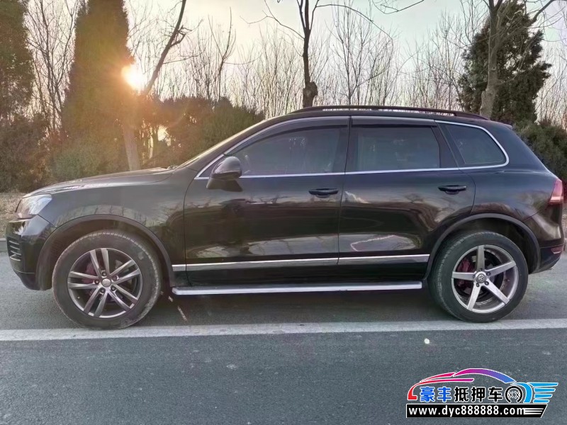 13年大众途锐SUV抵押车出售