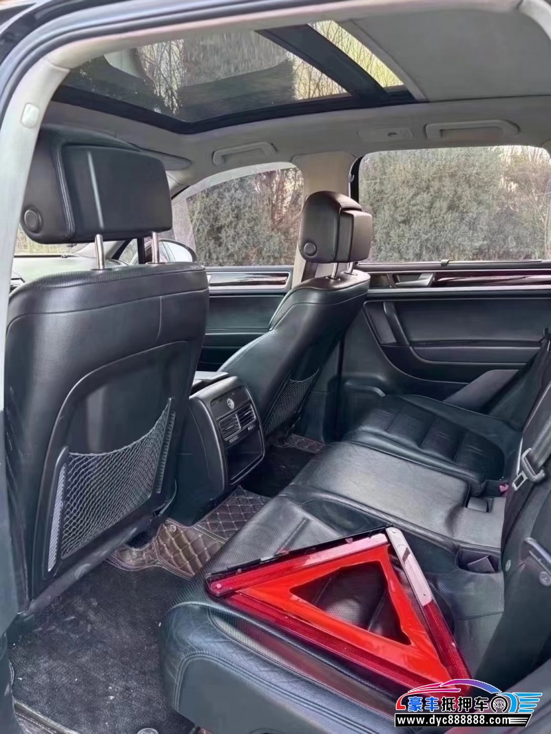 13年大众途锐SUV抵押车出售