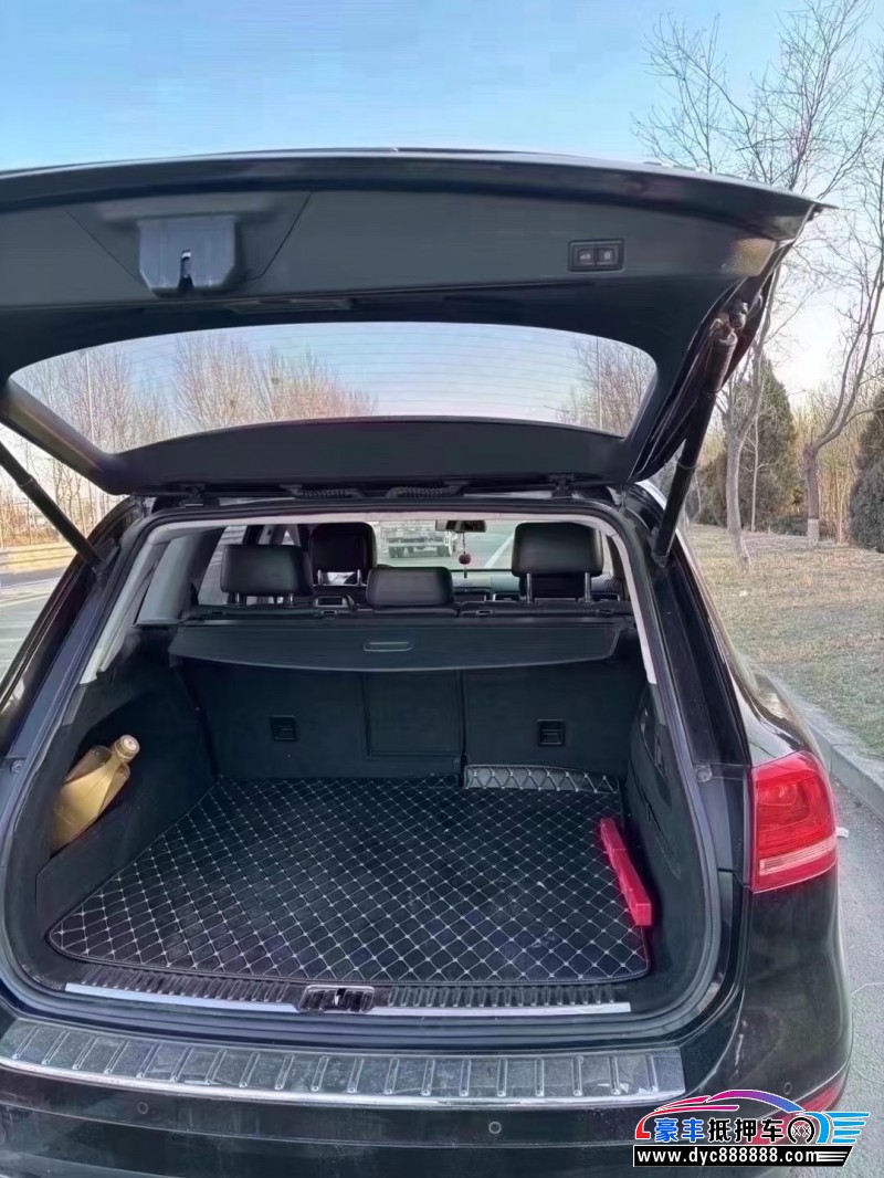 13年大众途锐SUV抵押车出售