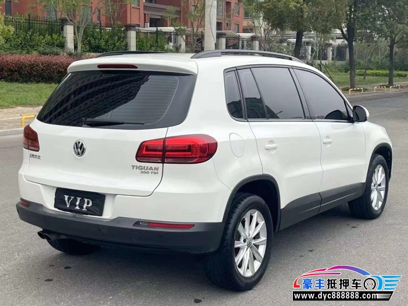 17年大众途观轿车抵押车出售