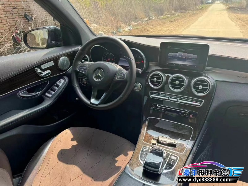 17年奔驰GLC轿车抵押车出售