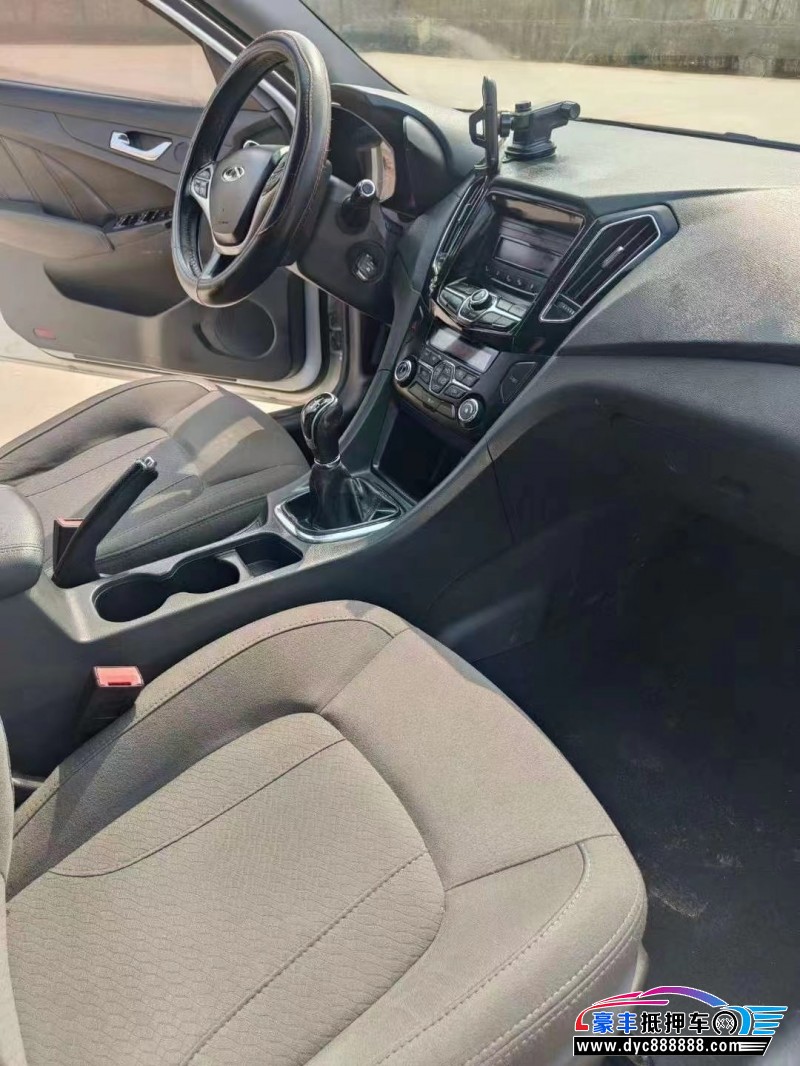 18年奇瑞艾瑞泽7轿车抵押车出售