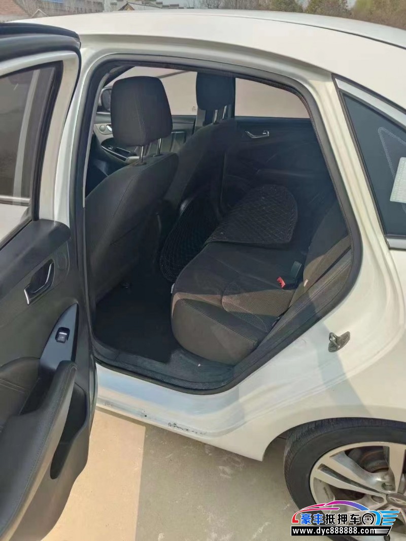 18年奇瑞艾瑞泽7轿车抵押车出售