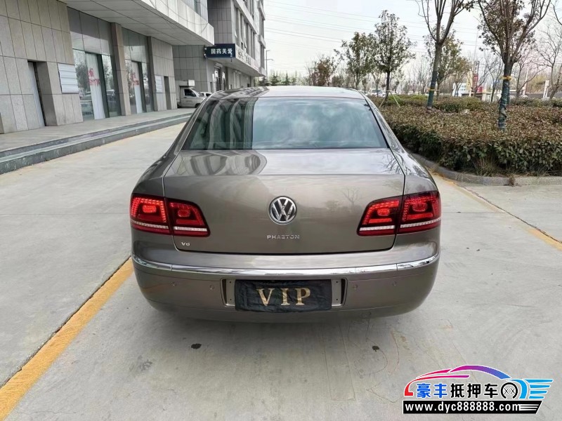 13年大众辉腾轿车抵押车出售