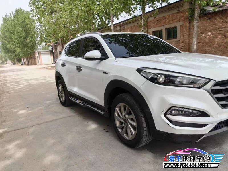 17年现代途胜轿车抵押车出售