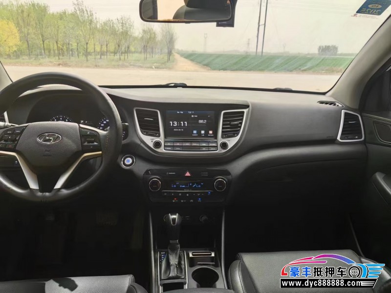 17年现代途胜轿车抵押车出售