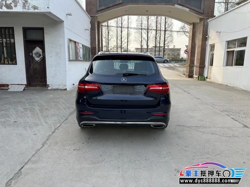 18年奔驰GLC轿车抵押车出售