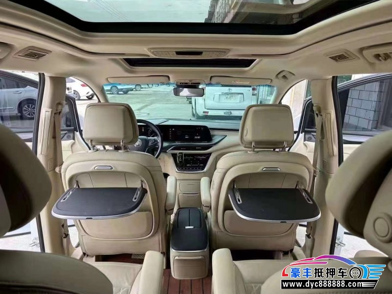 22年别克GL8轿车抵押车出售