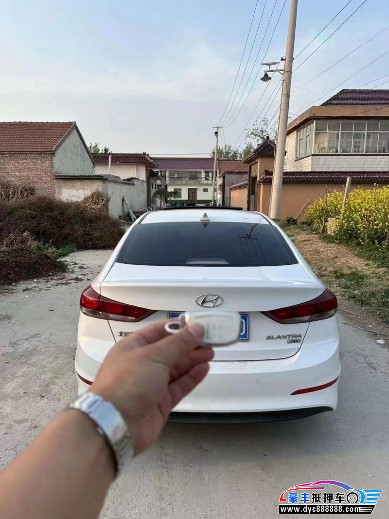 17年现代领动轿车抵押车出售