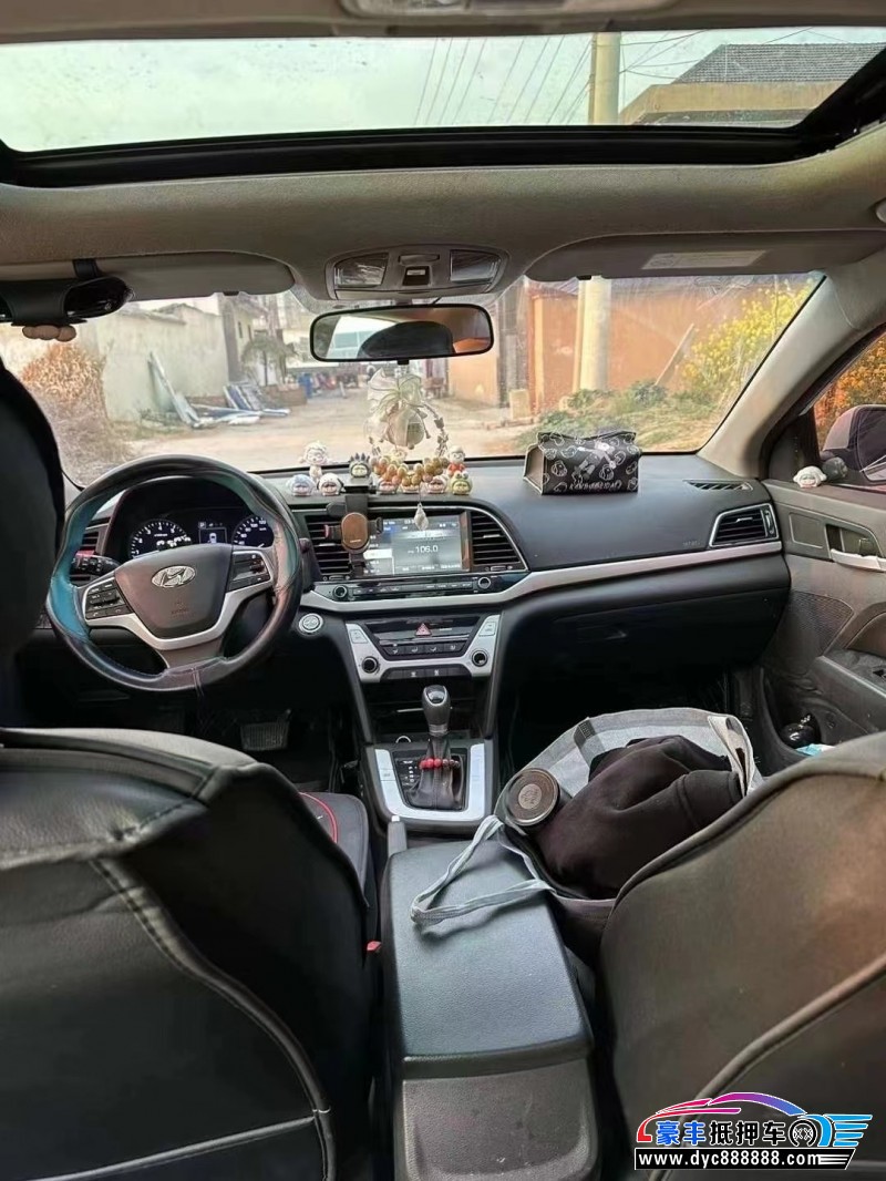 17年现代领动轿车抵押车出售