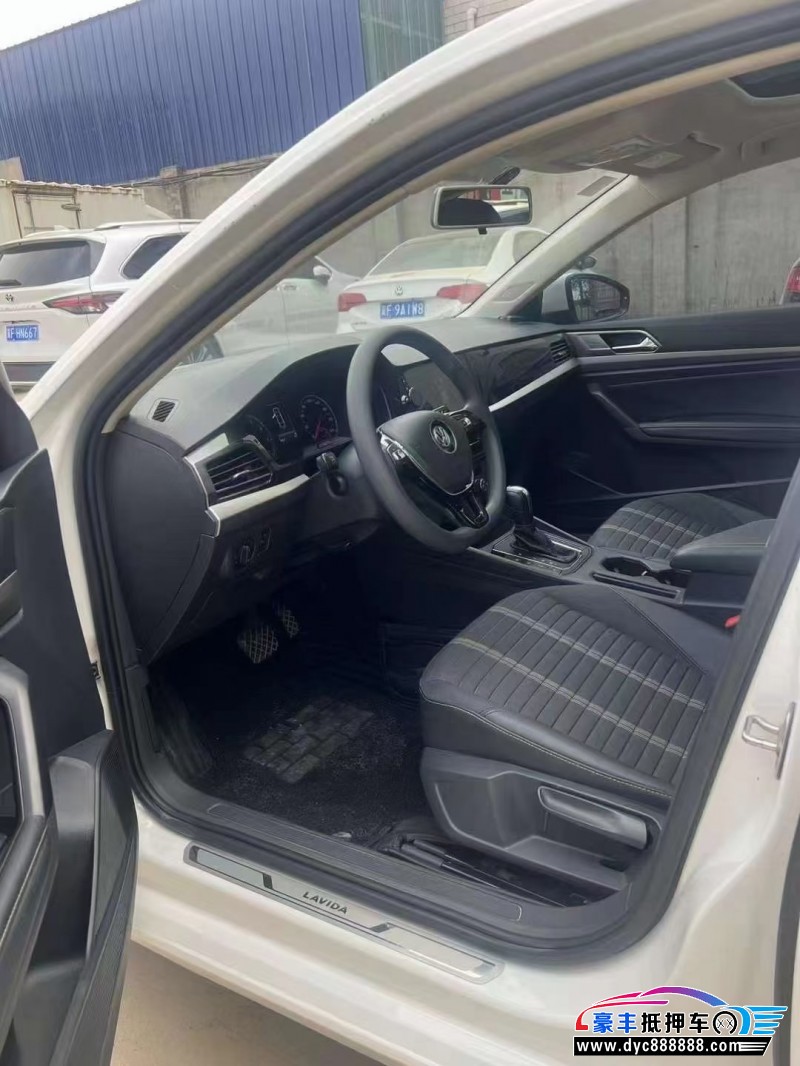 18年大众朗逸轿车抵押车出售