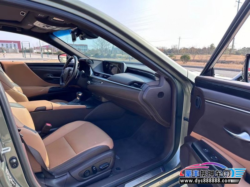 21年雷克萨斯ES轿车抵押车出售