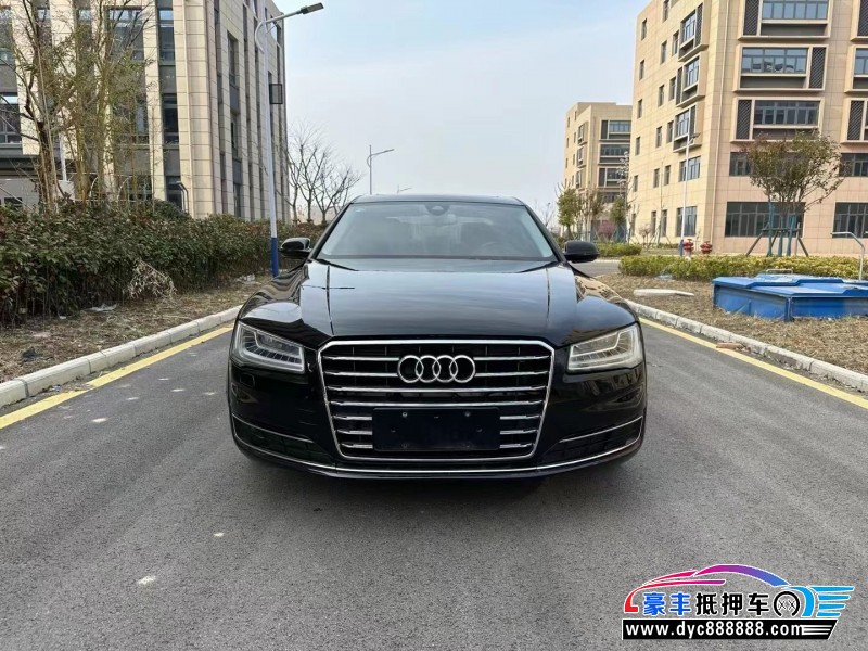 18年奥迪A8轿车抵押车出售