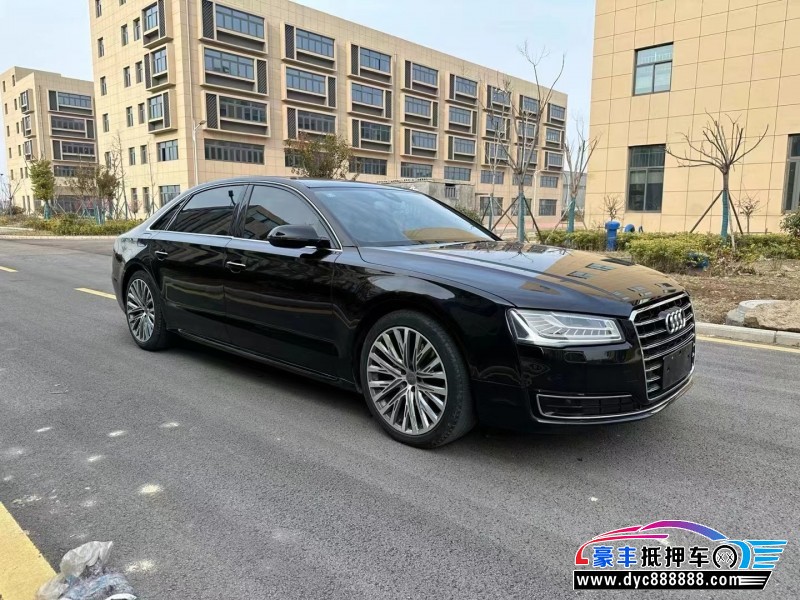 18年奥迪A8轿车抵押车出售