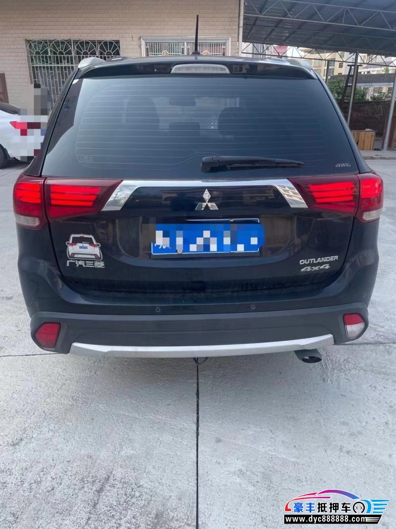 16年三菱欧蓝德轿车抵押车出售