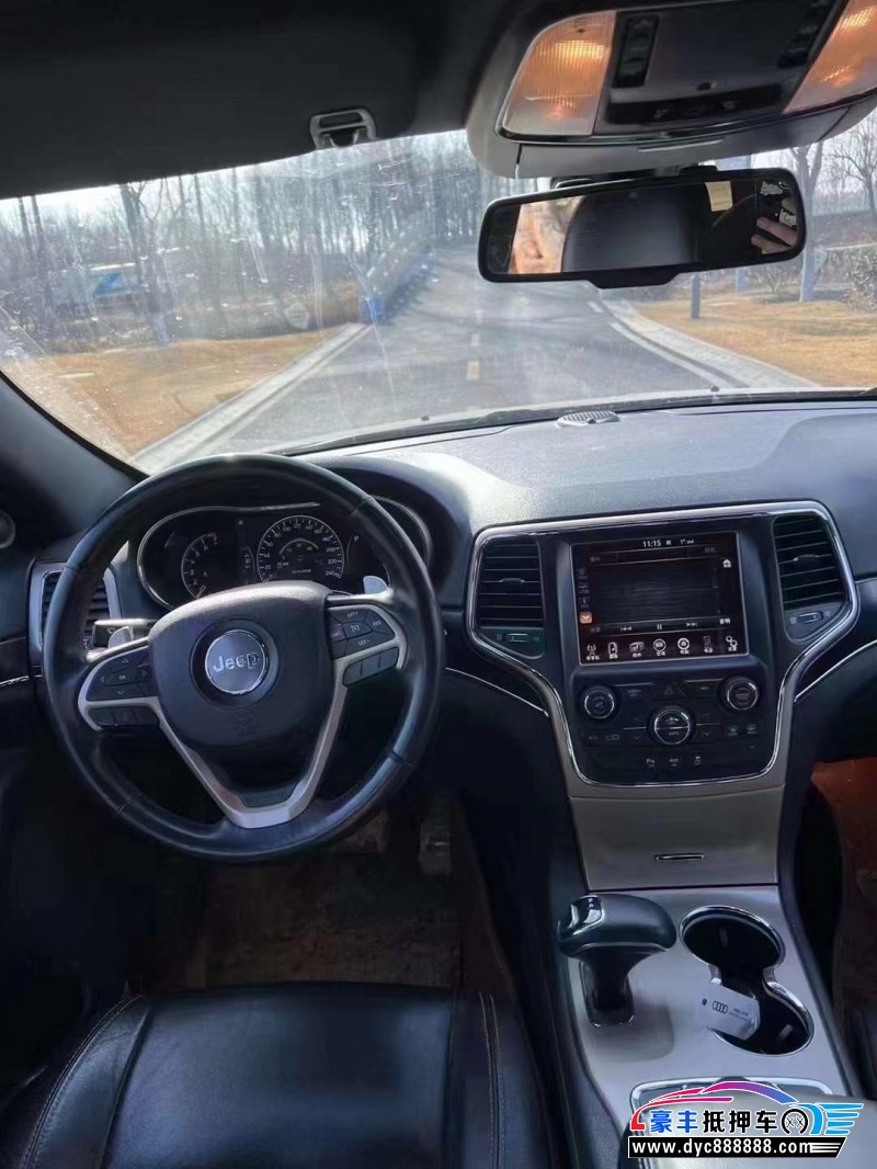 15年Jeep大切诺基轿车抵押车出售