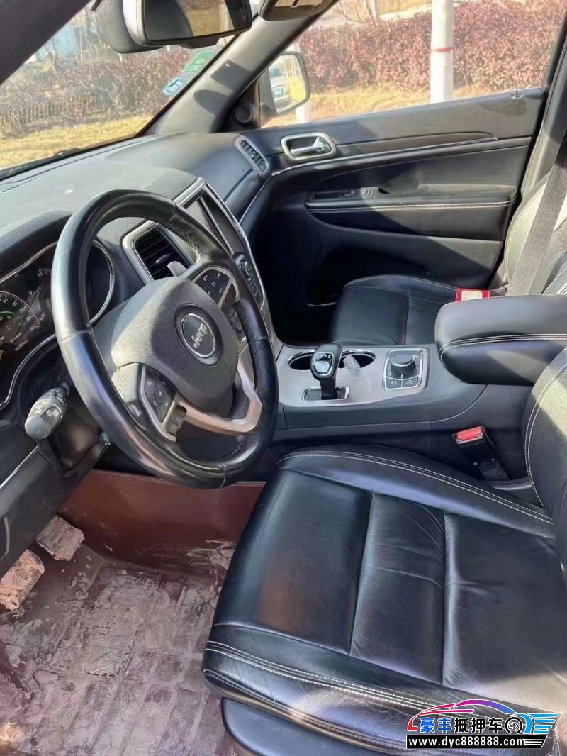 15年Jeep大切诺基轿车抵押车出售