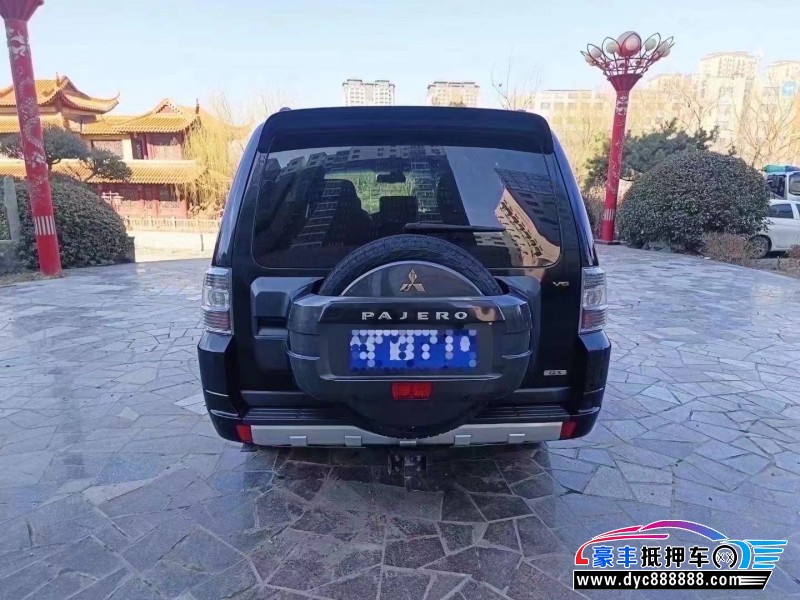 15年三菱帕杰罗轿车抵押车出售