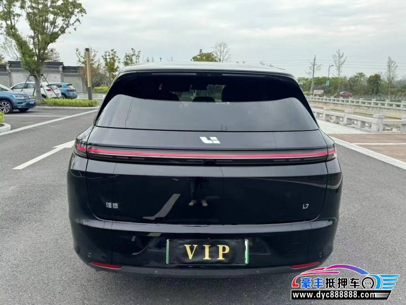 24年理想L7轿车抵押车出售
