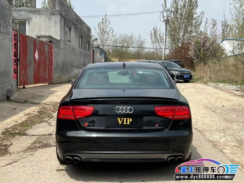 14年奥迪S8轿车抵押车出售
