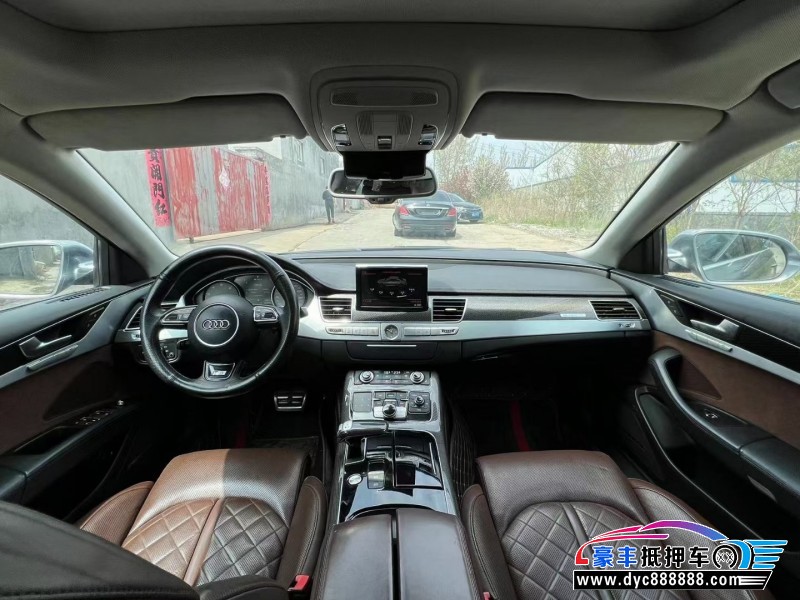 14年奥迪S8轿车抵押车出售