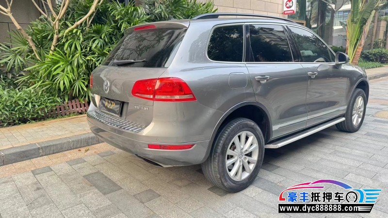 11年大众途锐轿车抵押车出售