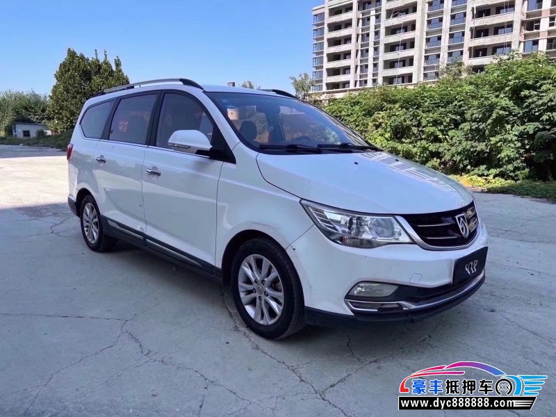 17年宝骏730轿车抵押车出售