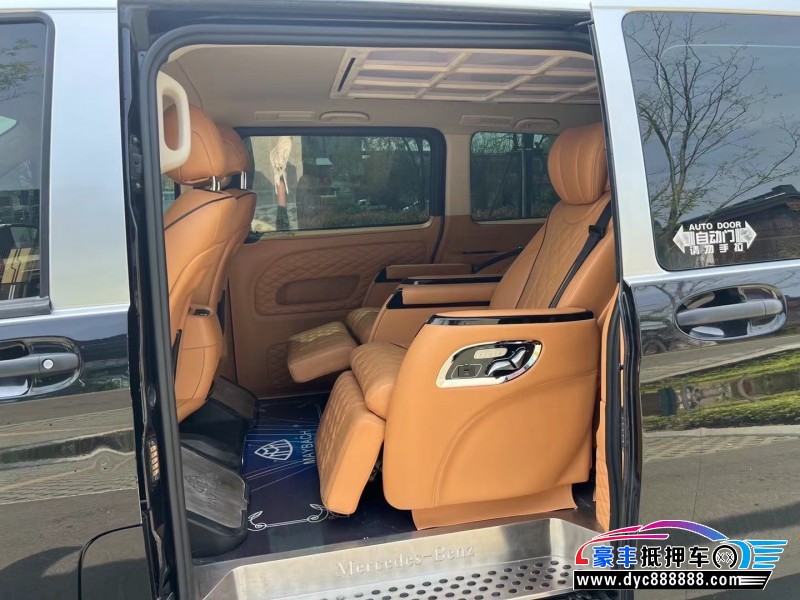 21年奔驰威霆轿车抵押车出售