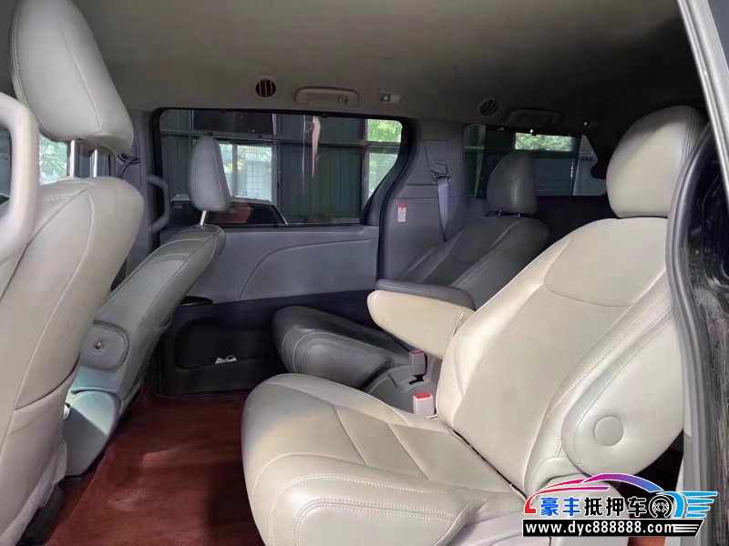 18年丰田塞纳轿车抵押车出售